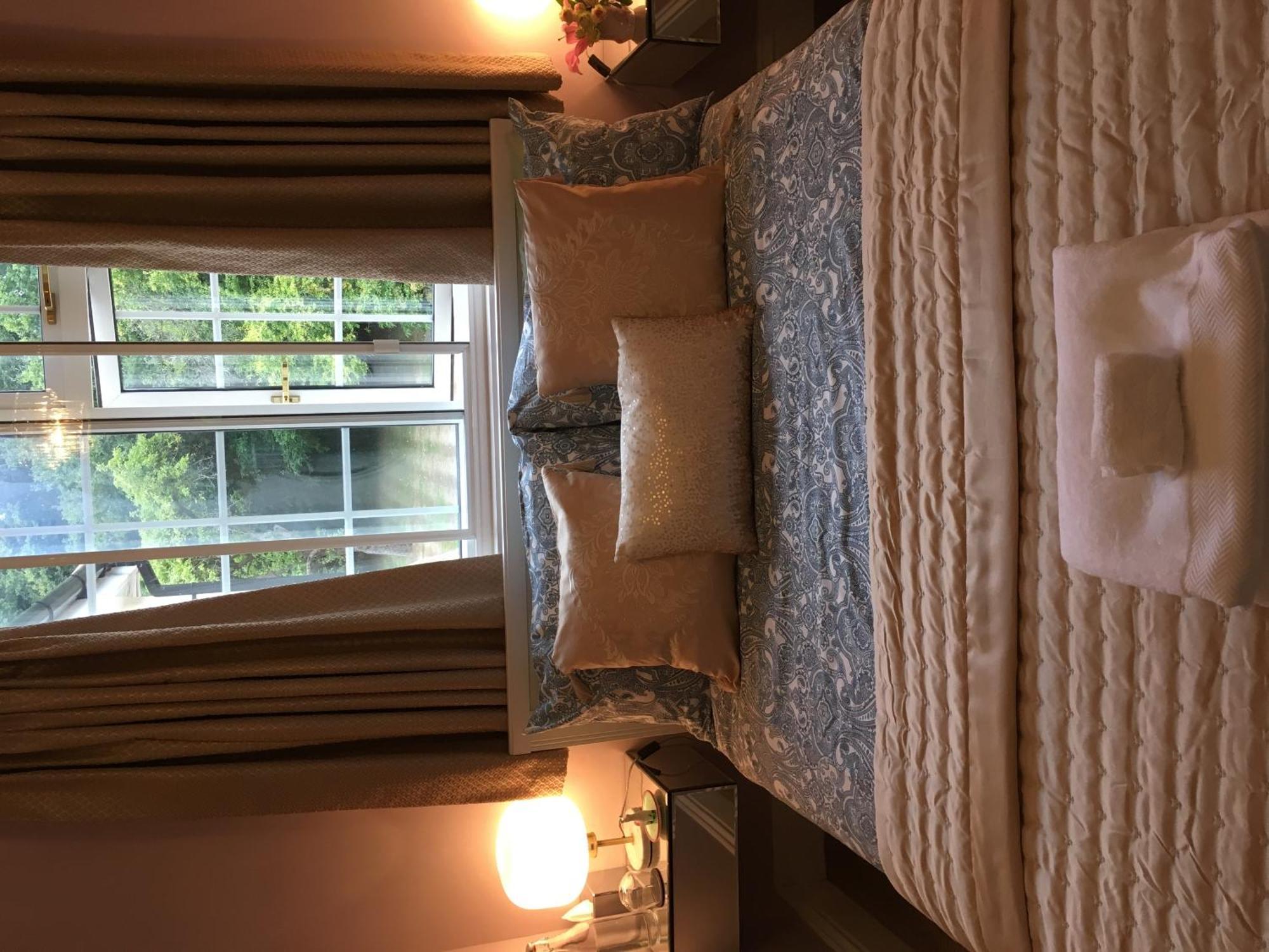 Leafy Suburban Bed And Breakfast Northwood  Екстер'єр фото