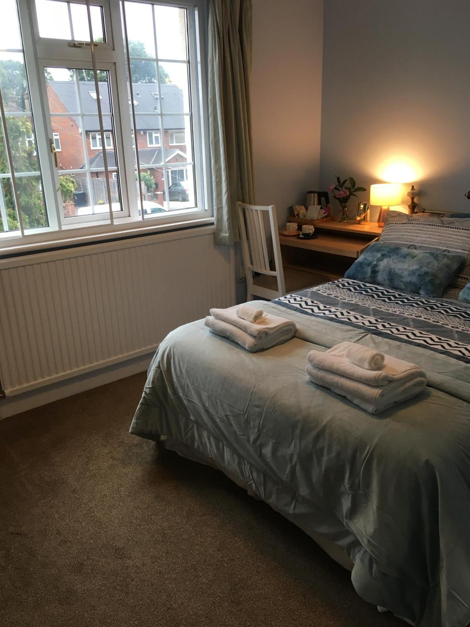 Leafy Suburban Bed And Breakfast Northwood  Екстер'єр фото
