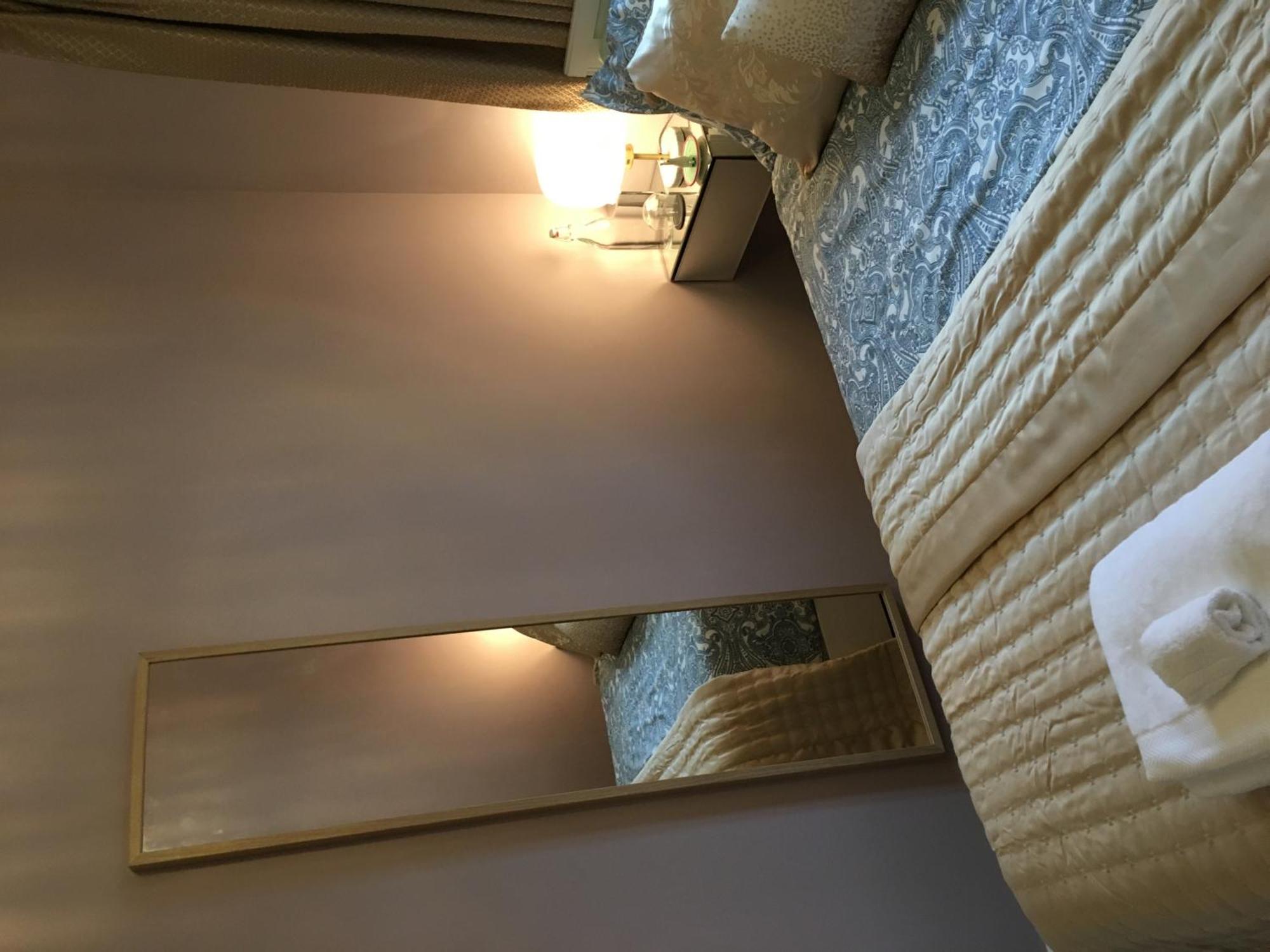 Leafy Suburban Bed And Breakfast Northwood  Екстер'єр фото