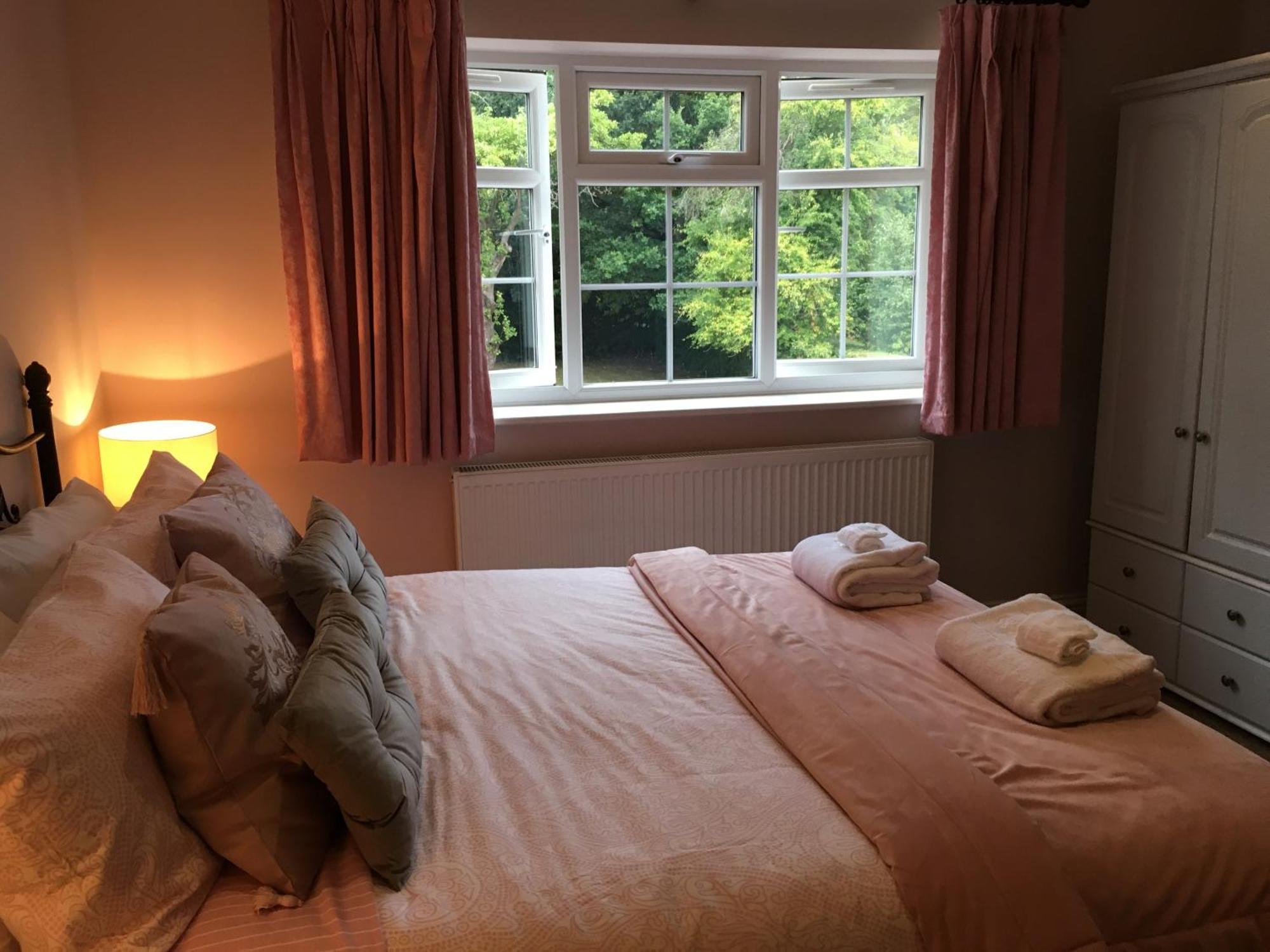 Leafy Suburban Bed And Breakfast Northwood  Екстер'єр фото