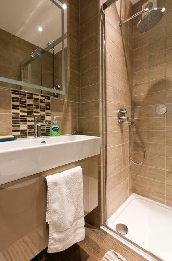 Leafy Suburban Bed And Breakfast Northwood  Екстер'єр фото